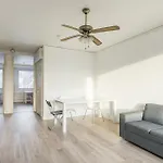Modern 2 Bedrooms At Διαμέρισμα